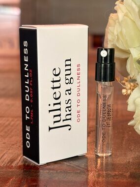 NEW Juliette Has A Gun ODE TO DULLNESS Sample Spray!